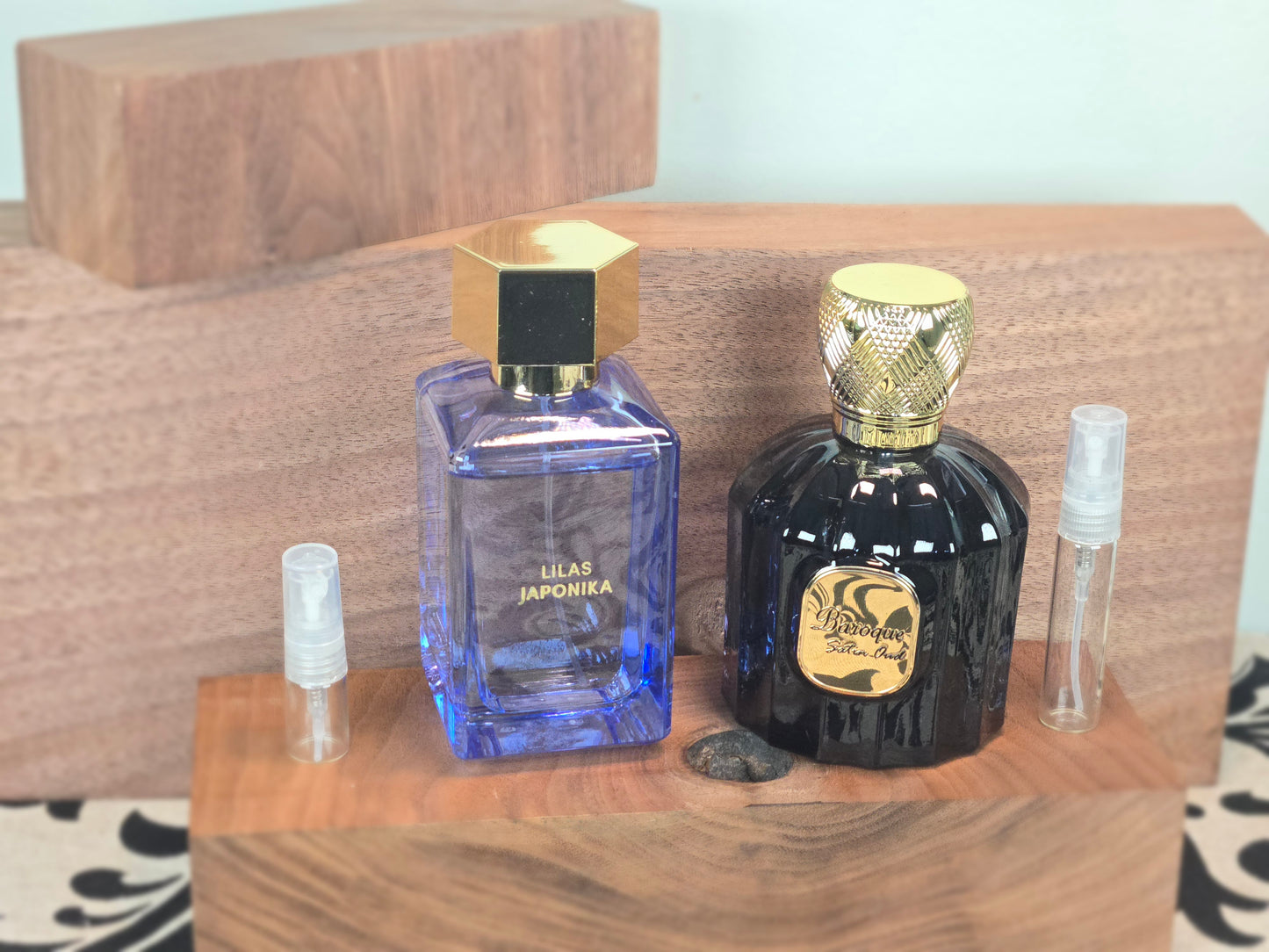 Combinaison Aquatique Boisé et Floral - Maison Alhambra Baroque Satin Oud et Zara Lilas Japonais - Échantillon de Parfum 5ml/2ml