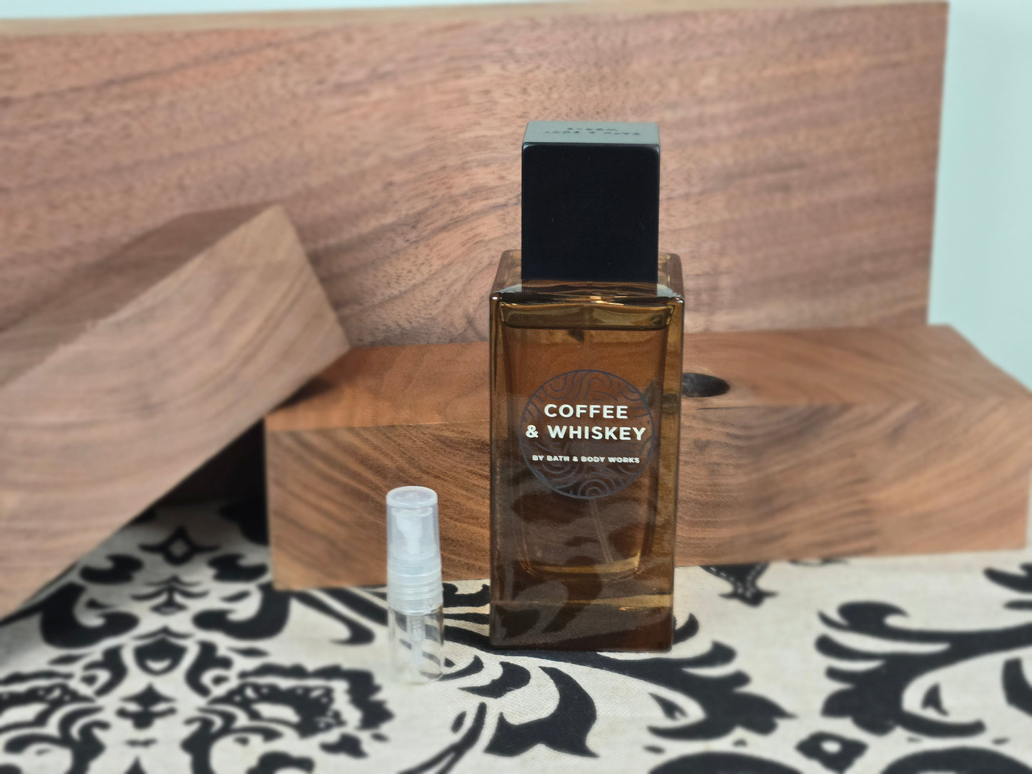 Bath & Body Works Coffee & Wiskey - Échantillon de Parfum 5ml/2ml - Format de Voyage Abordable