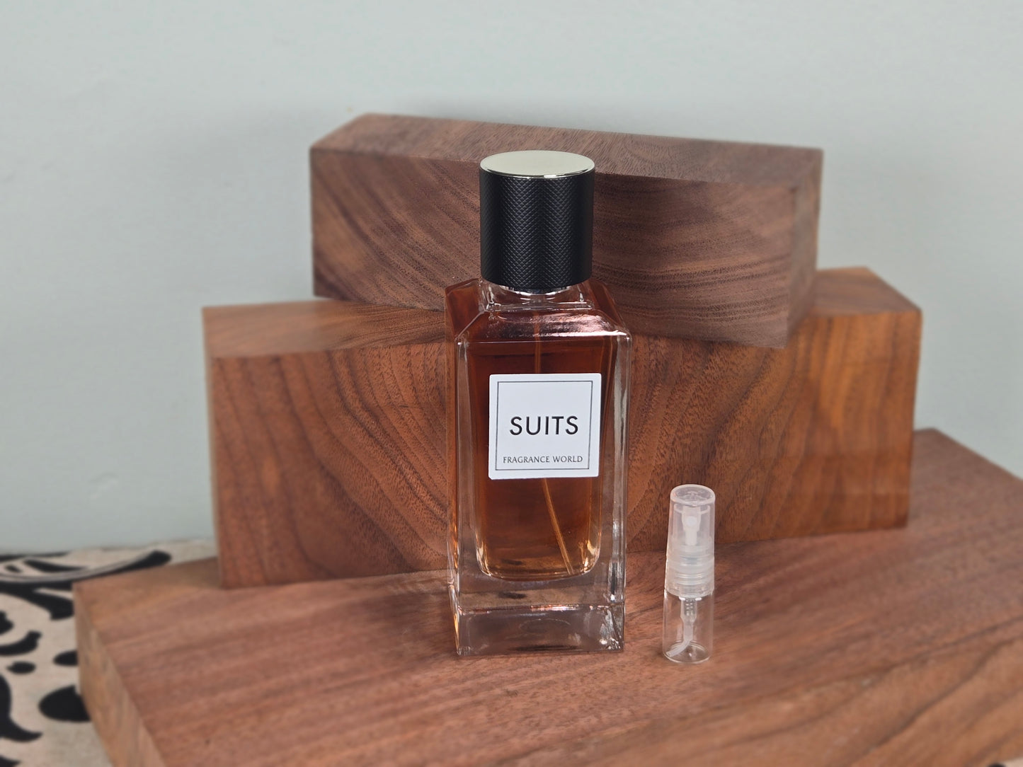 Fragrance World Suits - Échantillon de Parfum 5ml/2ml - Format de Voyage - Parfum du Moyen-Orient