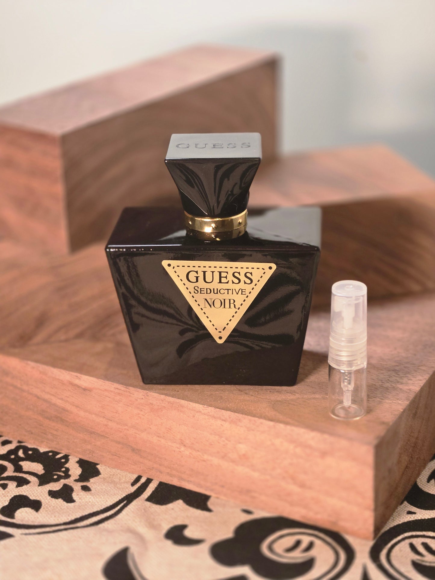 Guess Seductive Noir - Designer Perfume Sample 5ml/2ml - Travel Size