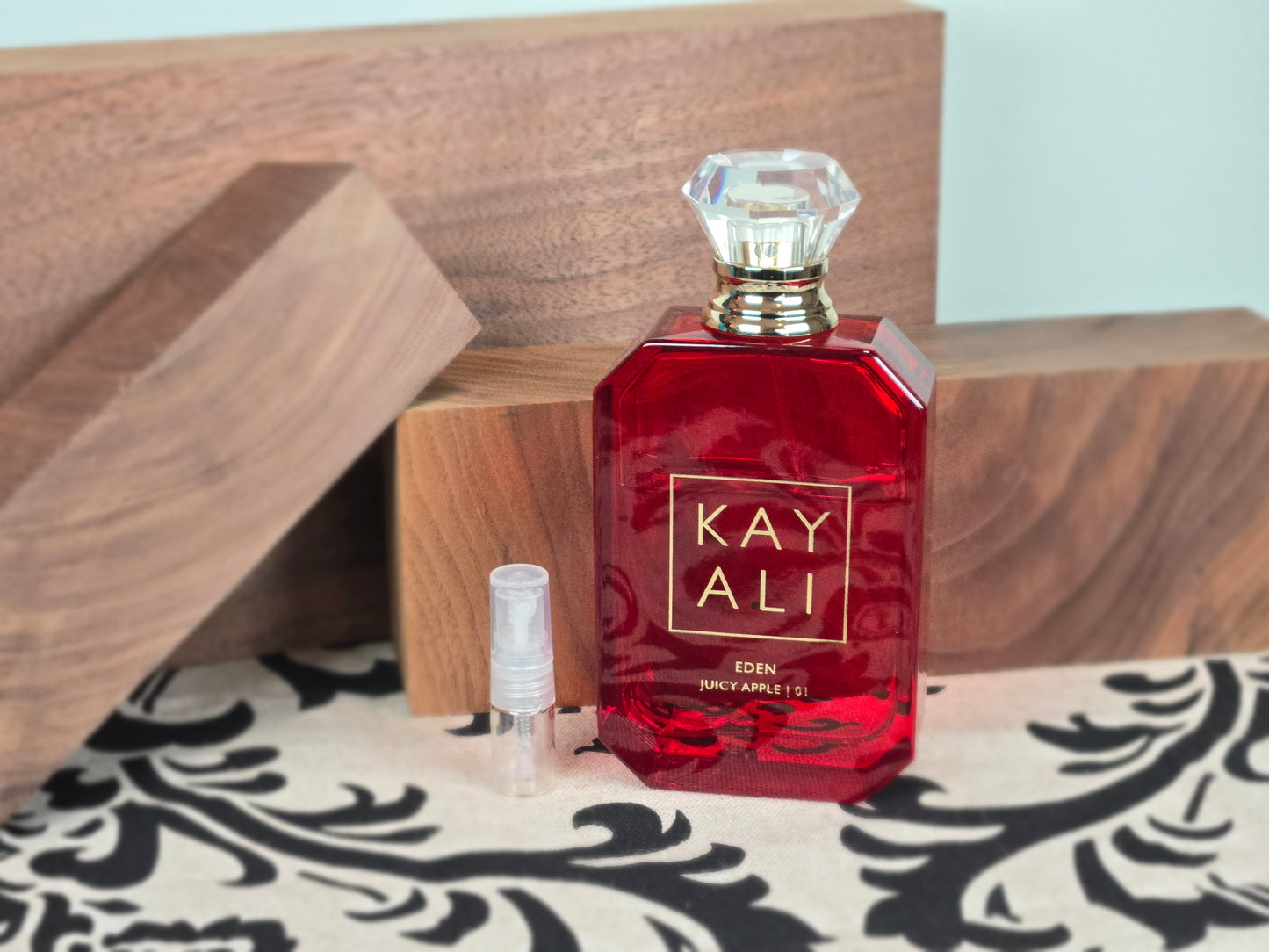 Kayali Eden Juicy Apple 01 - Perfume Sample 5ml/2ml - Travel Size - Middle Eastern Perfume