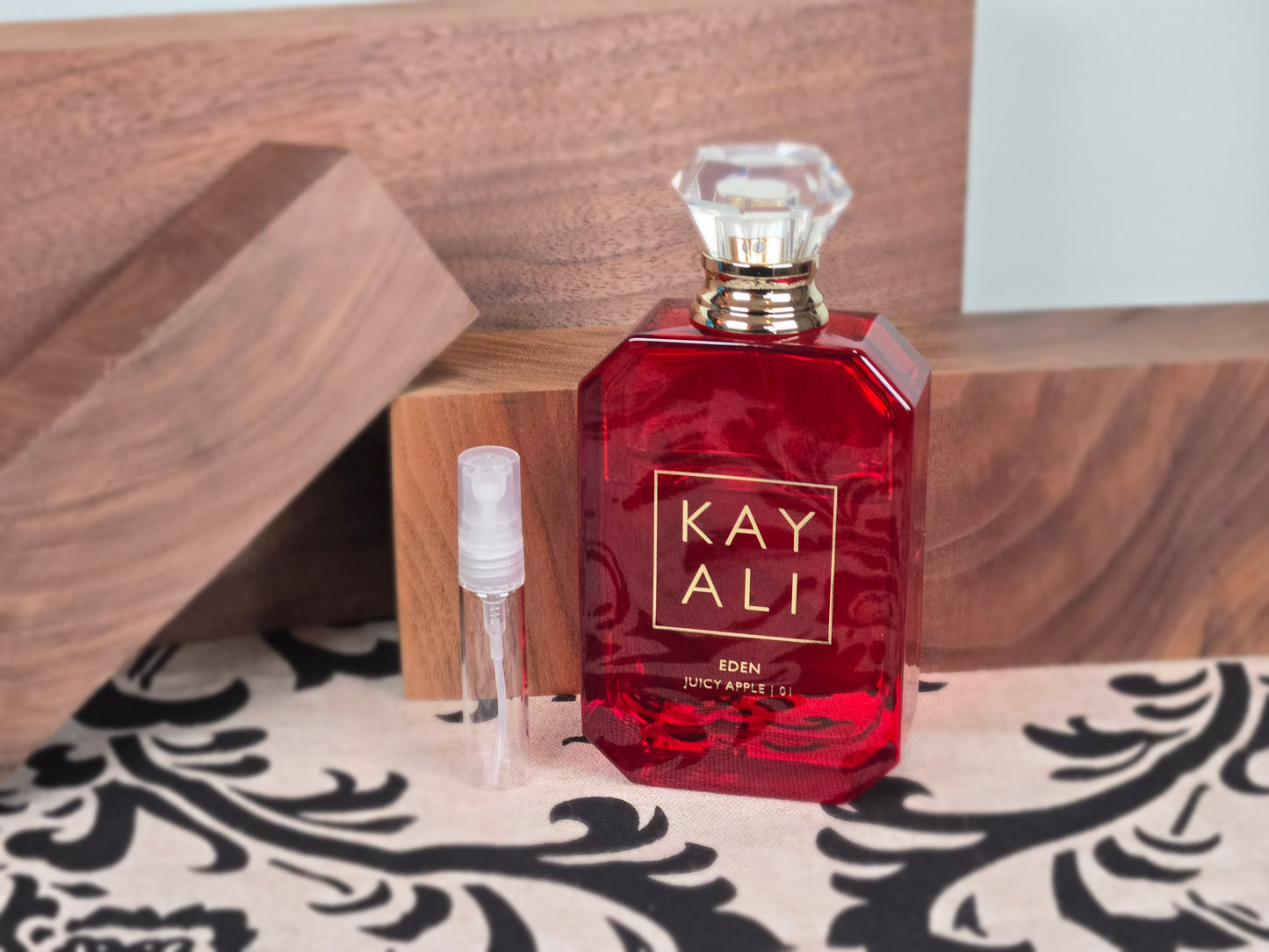 Kayali Eden Juicy Apple 01 - Perfume Sample 5ml/2ml - Travel Size - Middle Eastern Perfume