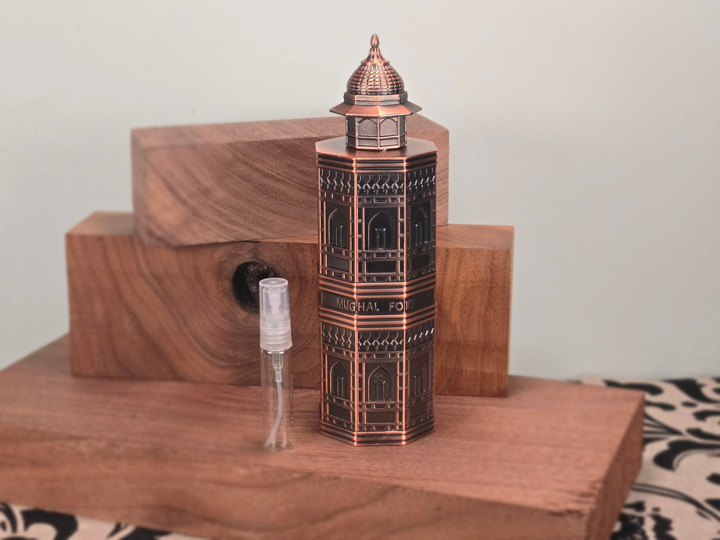Lattafa Niche Emrati Mughal Forte - Échantillon de Parfum 5ml/2ml - Format de Voyage - Parfum du Moyen-Orient