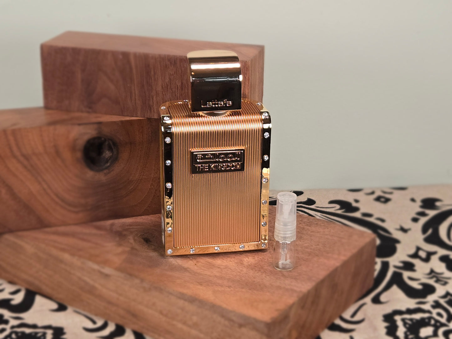 Lattafa The Kingdom - Perfume Sample 5ml/2ml - Travel Size - Middle Eastern Fragrance