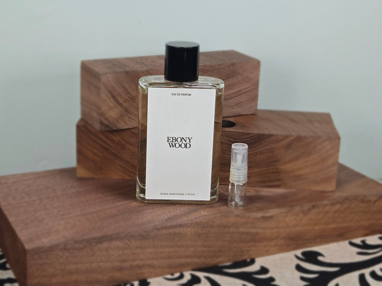 Zara Ebony Wood - Échantillon de Parfum 5ml/2ml - Format de Voyage Abordable