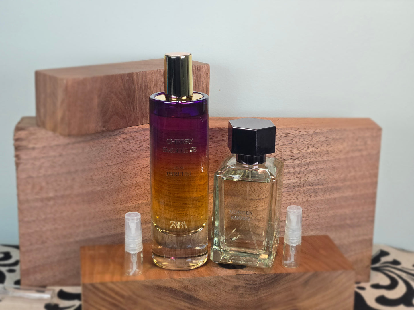 Combinaison de Cerises et de Bois - Zara Cherry Smoothie et Zara Nobody Knows - Échantillon de Parfum 5ml/2ml