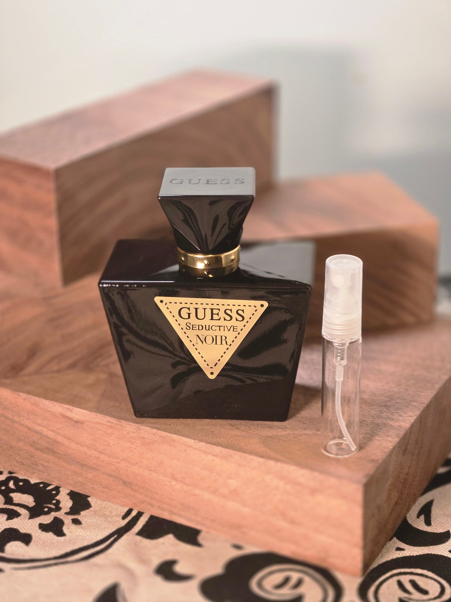 Guess Seductive Noir - Échantillon de Parfum Designer 5ml/2ml - Format de Voyage