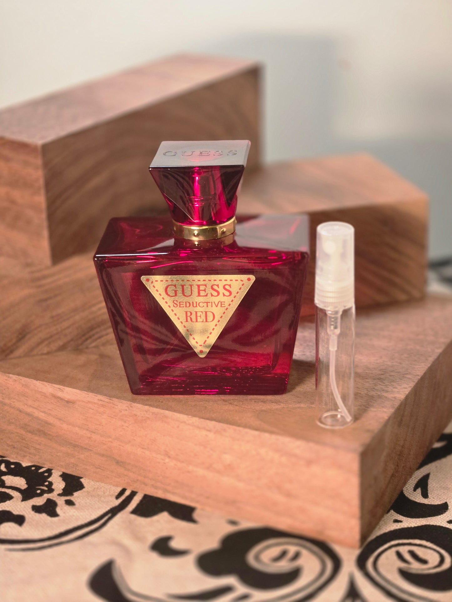 Guess Seductive Red - Échantillon de Parfum Designer 5ml/2ml - Format de Voyage