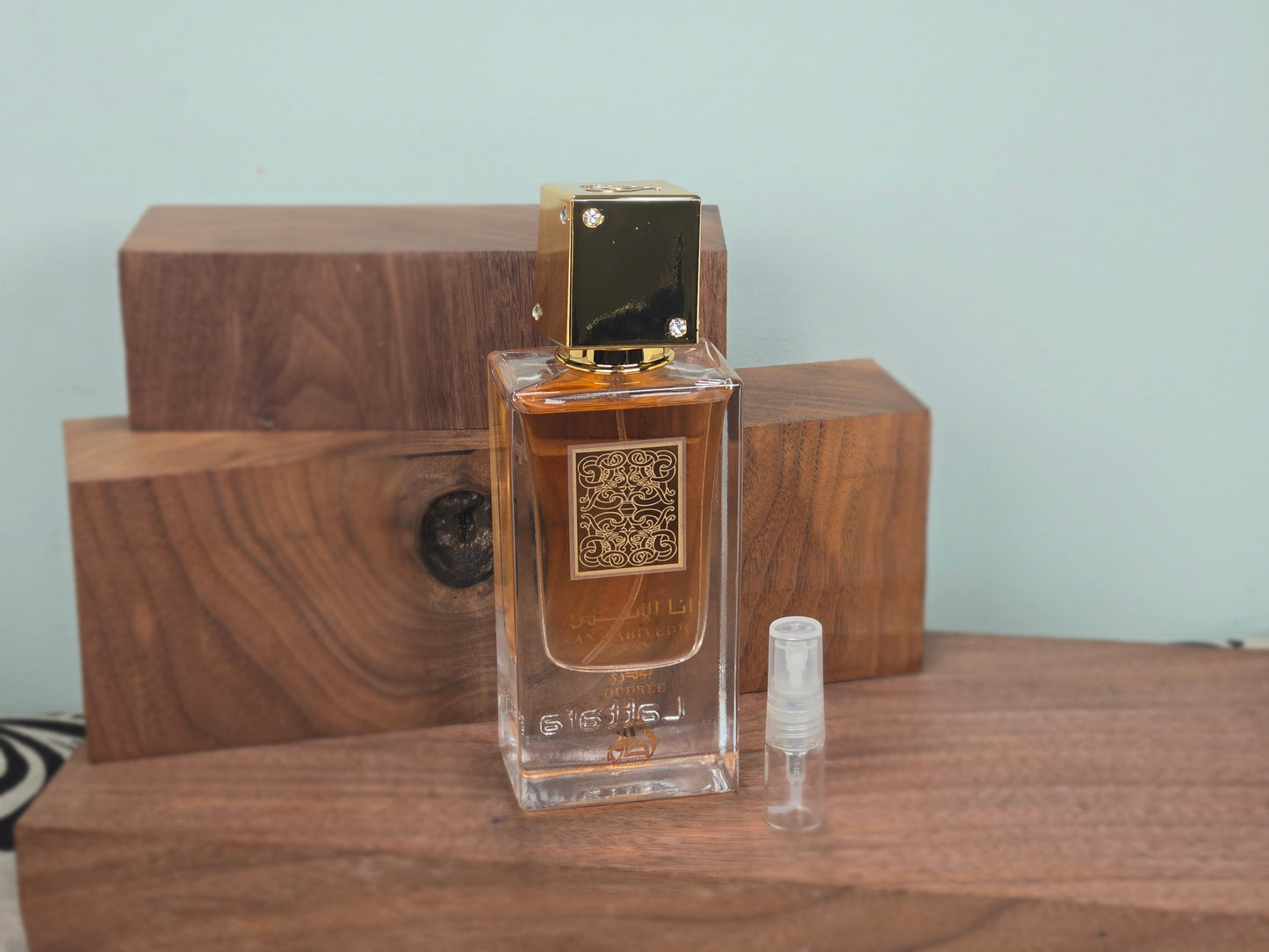 Lattafa Ana Abiyedh Poudree - Échantillon de Parfum 5ml/2ml - Format de Voyage - Parfum du Moyen-Orient