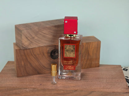 Lattafa Ana Abiyedh Scarlet - Échantillon de Parfum 5ml/2ml - Format de Voyage - Parfum du Moyen-Orient