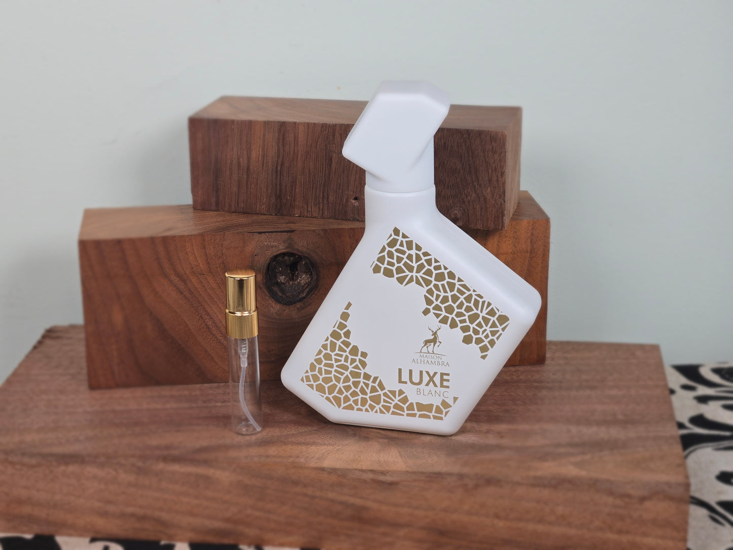 Maison Alhambra Luxe Blanc - Perfume Sample 5ml/2ml - Travel Size - Middle Eastern Perfume